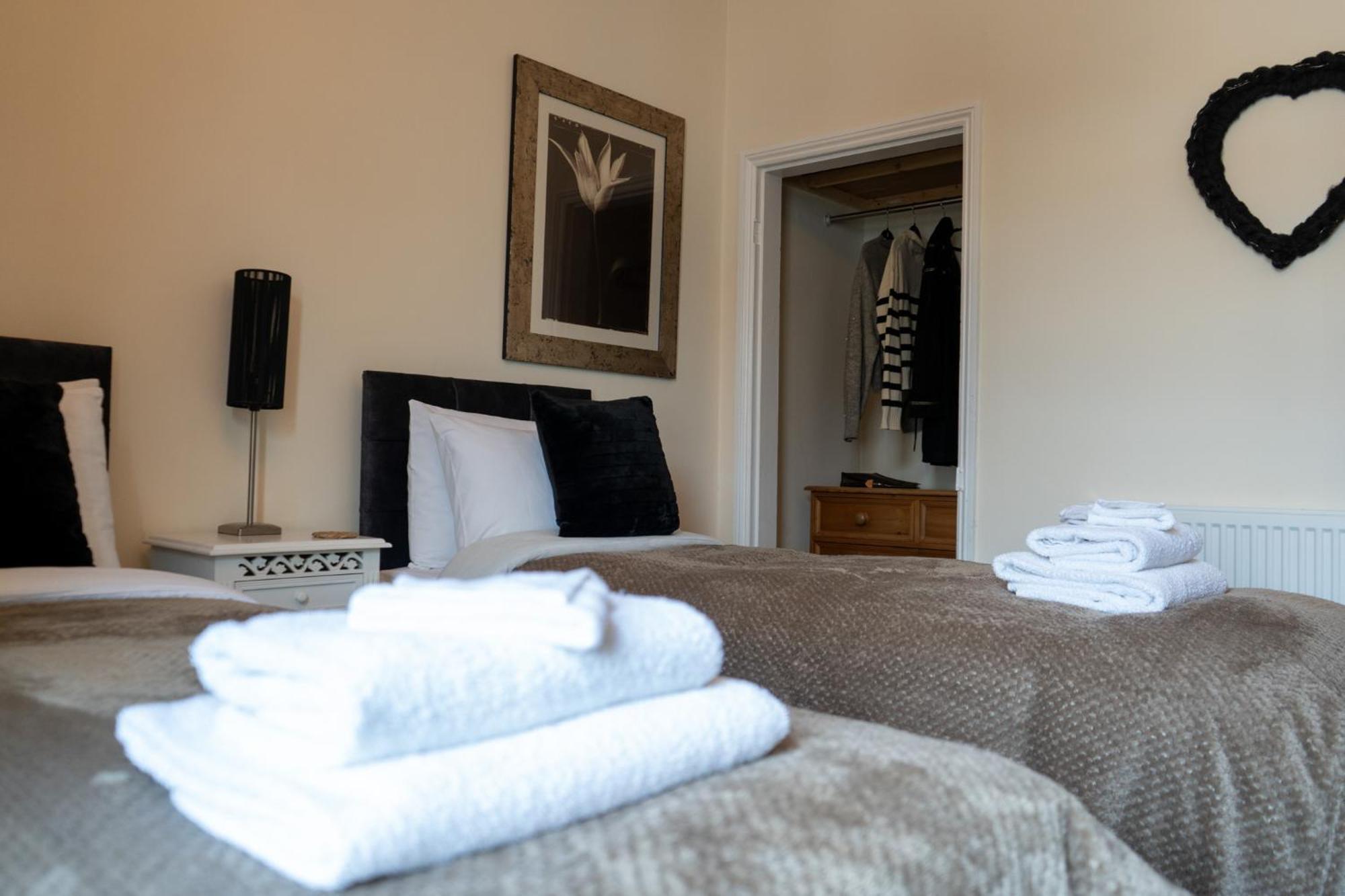 The Plumb Townhouse In Warwick Centre Villa Bagian luar foto