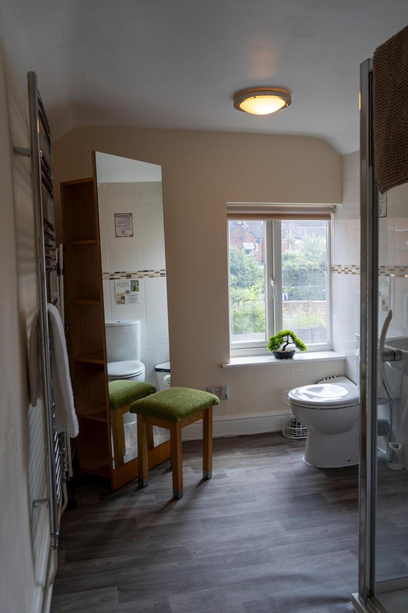 The Plumb Townhouse In Warwick Centre Villa Bagian luar foto