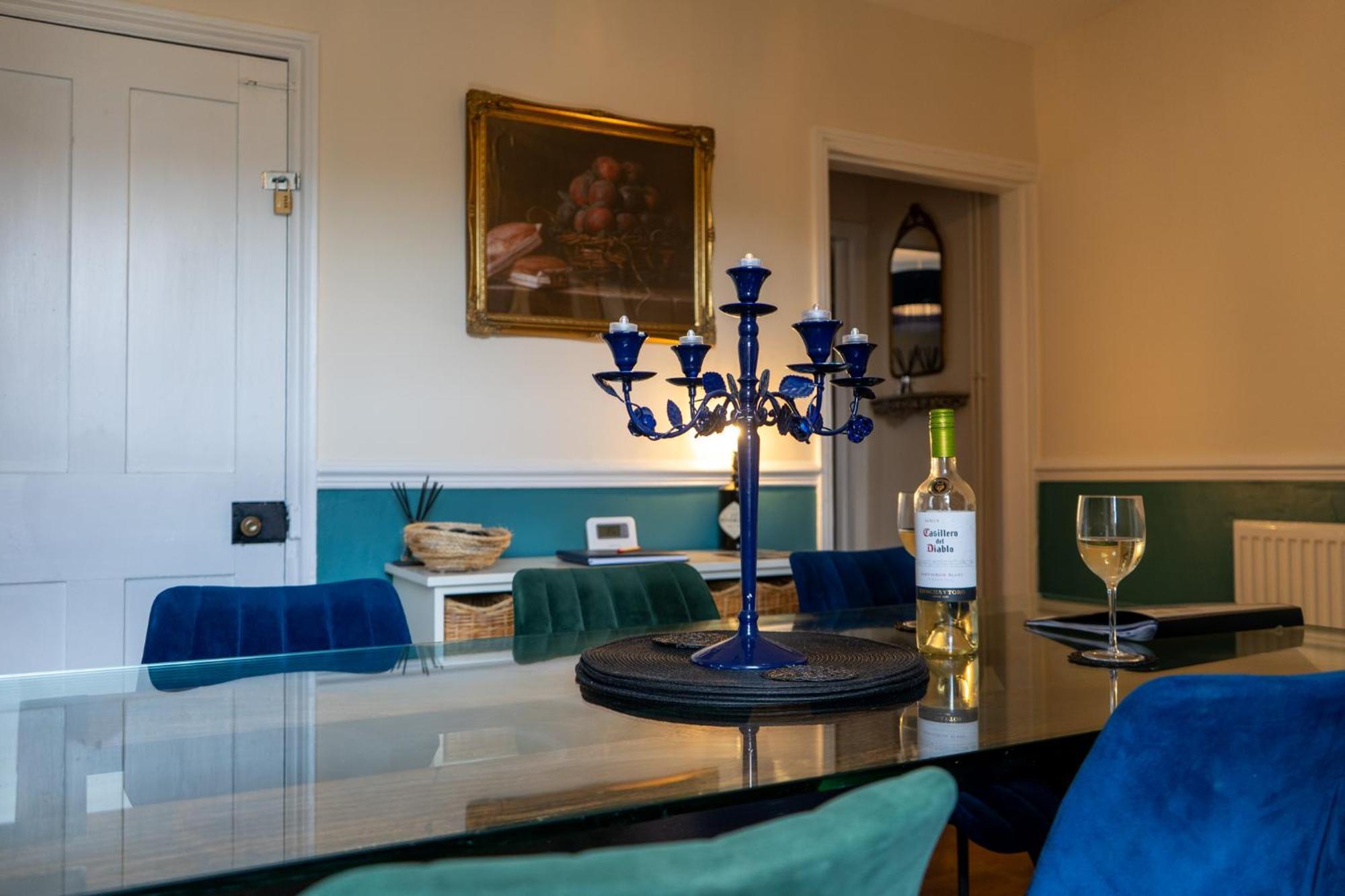 The Plumb Townhouse In Warwick Centre Villa Bagian luar foto