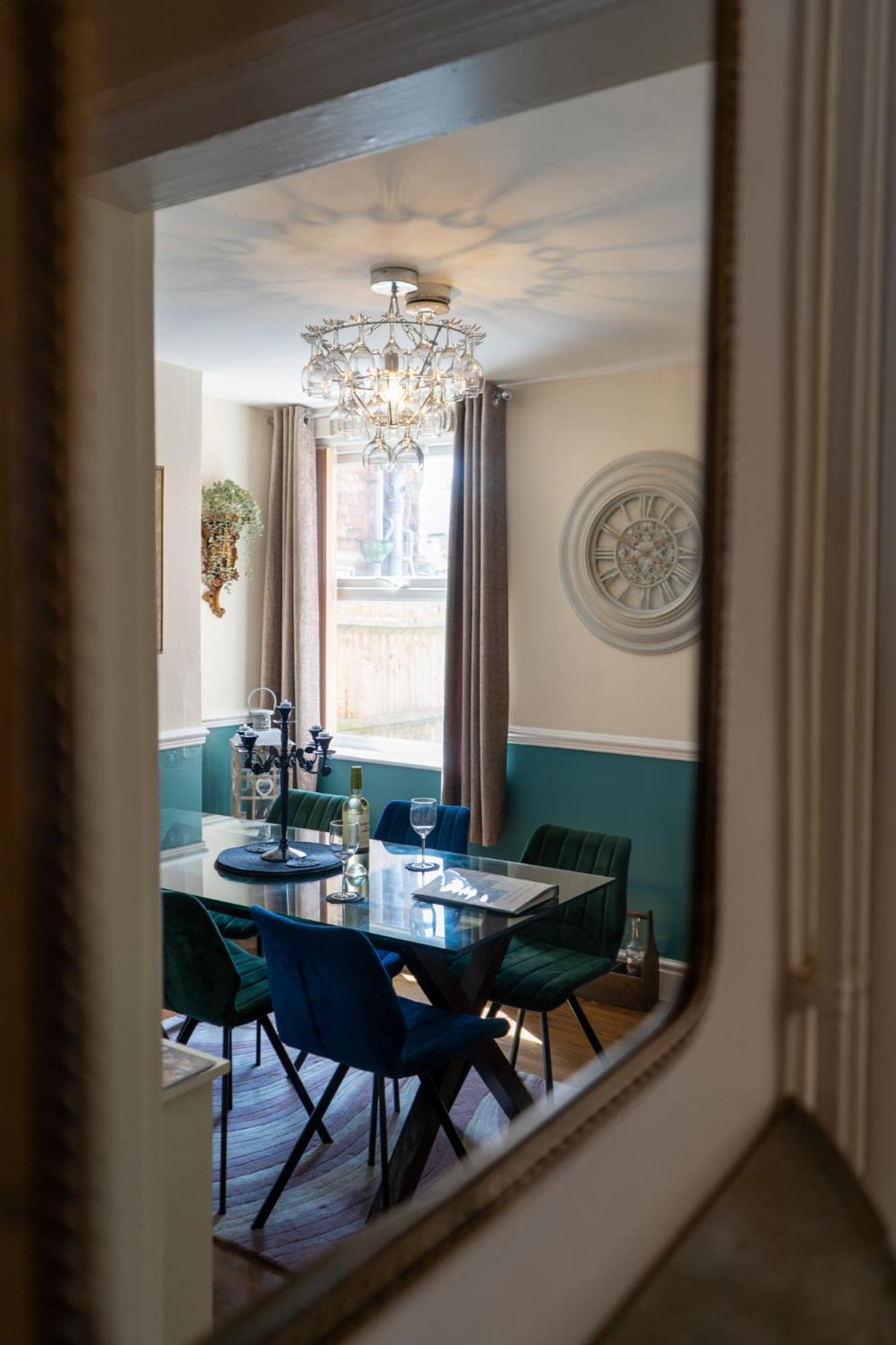 The Plumb Townhouse In Warwick Centre Villa Bagian luar foto