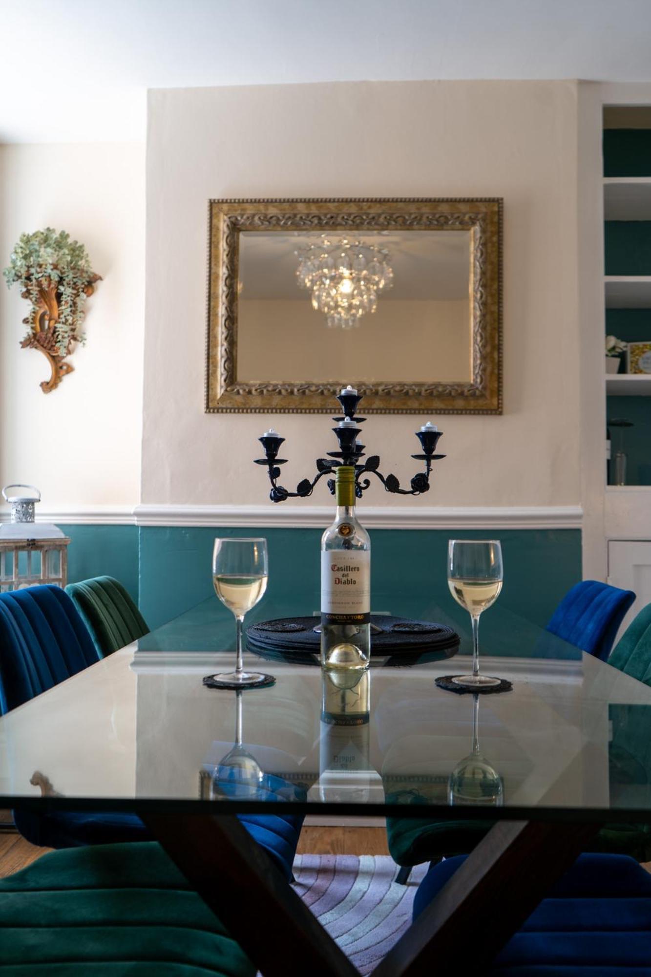 The Plumb Townhouse In Warwick Centre Villa Bagian luar foto