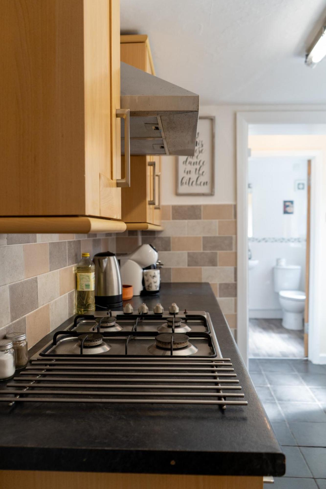 The Plumb Townhouse In Warwick Centre Villa Bagian luar foto