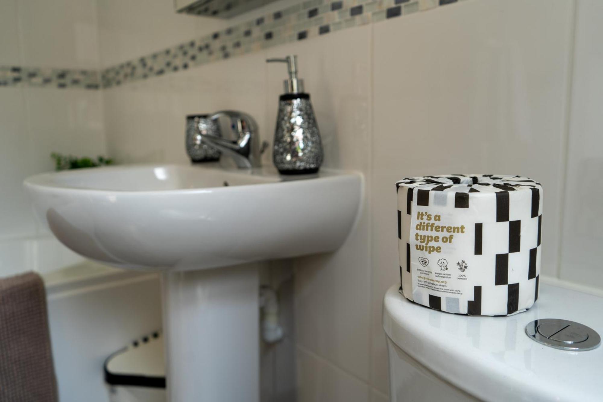The Plumb Townhouse In Warwick Centre Villa Bagian luar foto